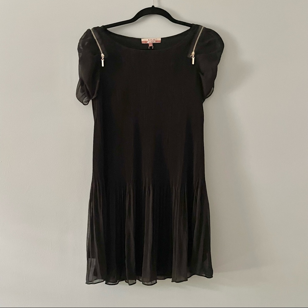 Puff sleeve pleated black silk dress